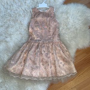Elegant Dress For Girls!